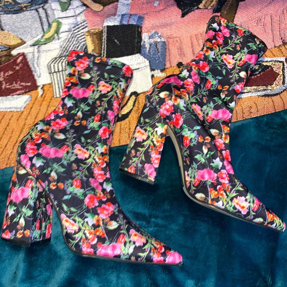 Worn twice, excellent condition